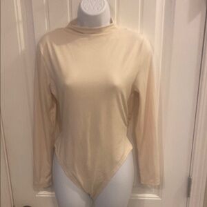 🔥5/$20🔥 Cream Fitted Long Sleeve Bodysuit with Mandarin Collar